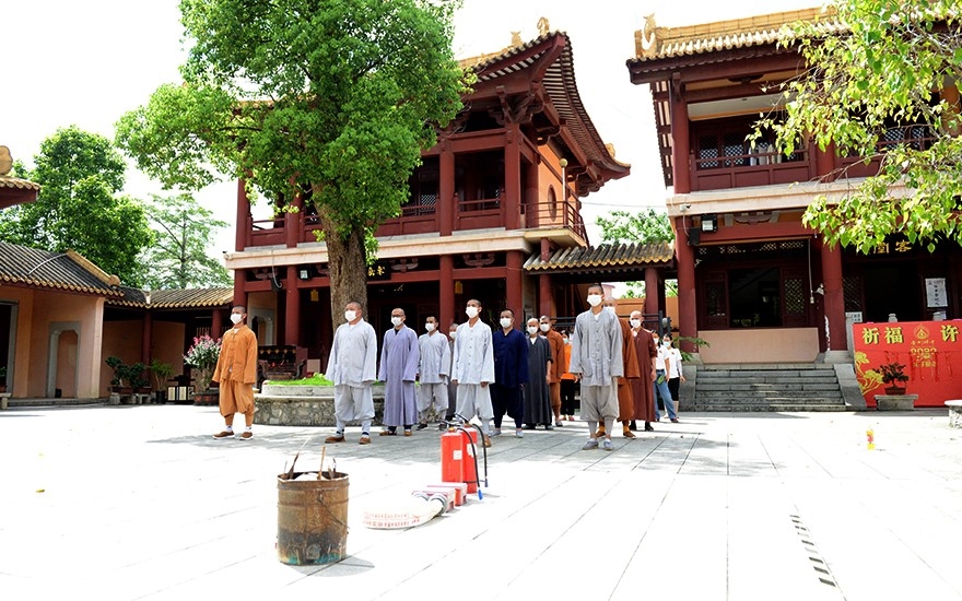 「安全意识」加强消防意识 广州市金刚禅寺开展消防安全演练