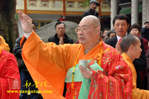 「伏虎罗汉」厦门虎溪岩寺隆重举行伏虎罗汉圣像开光仪式 「伏虎罗汉」厦门虎溪岩寺隆重举行伏虎罗汉圣像开光仪式