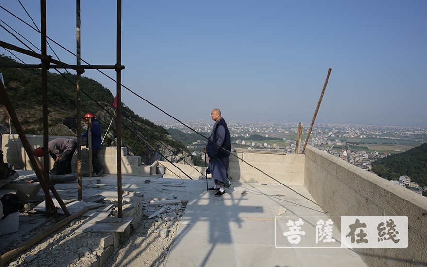 「佛教」二十年，在峭壁上建道场的法师：我只是由此岸尾登彼岸