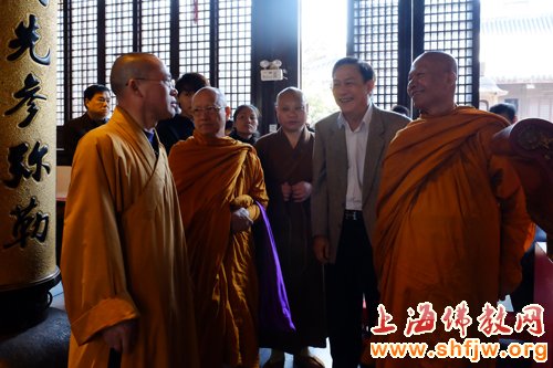 「佛教」泰国法界佛教参访团一行参访上海龙华古寺