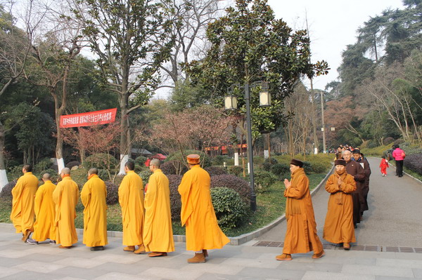 「清凉寺」江苏南京清凉寺隆重举行2014迎新年放生共修活动