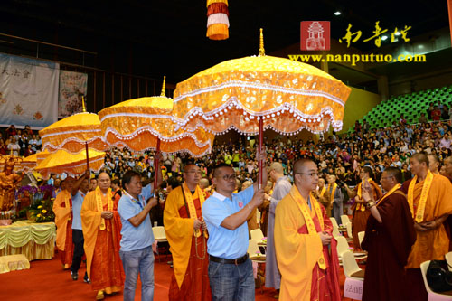 「佛教」庆祝澳门回归十五周年祈福法会圆满闭幕万人传灯祈福 「佛教」庆祝澳门回归十五周年祈福法会圆满闭幕万人传灯祈福