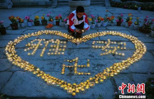 「龙泉寺」北京龙泉寺为雅安灾区举办祈福超荐法会(图)