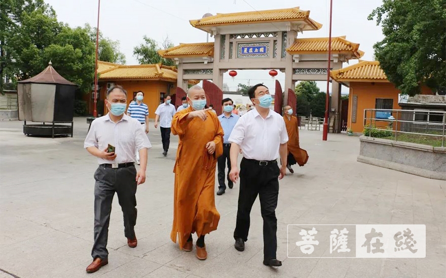 「佛教」上海市委统战部副部长王霄汉调研七宝教寺