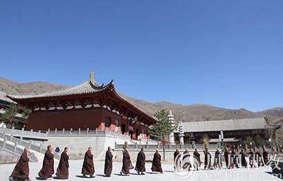 「五台山」五台山大圣竹林寺佛诞系列法会开启 僧俗大众诵经祈福