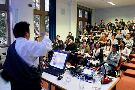 「佛教」中国藏学家代表团访问悉尼 悉尼大学介绍藏传佛教