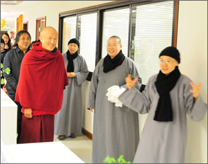 「佛教」宗萨蒋扬钦哲仁波切参访法鼓山云来寺 分享生活佛法
