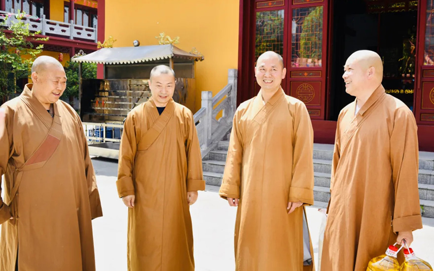 「佛教」南京市佛教协会会长隆相法师走访慰问六合区部分困难寺院