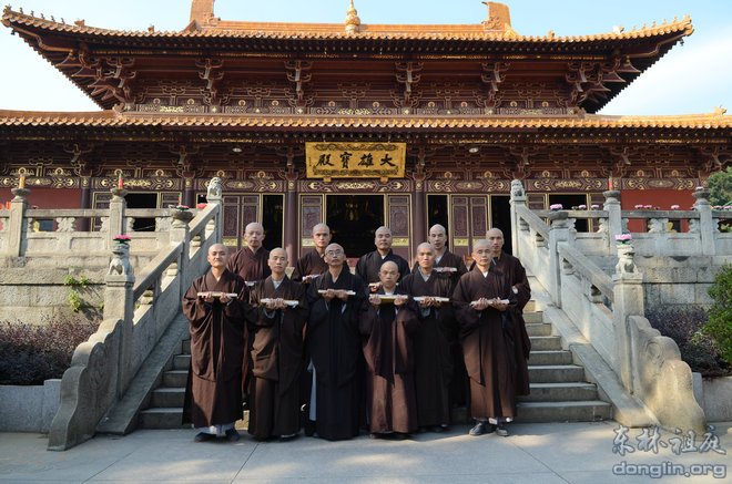 「佛教」江西东林祖庭举行2013年秋季剃度法会