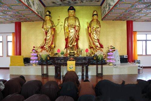 「佛教」苏州皇罗禅寺每个农历月底前十天举行闭关活动