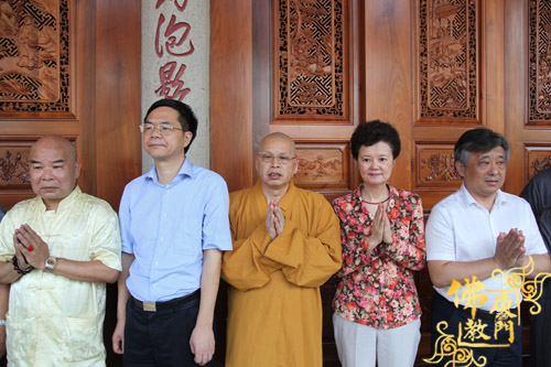 「佛教」“了法法师书画展”在福建南普陀寺法堂隆重开幕 「佛教」“了法法师书画展”在福建南普陀寺法堂隆重开幕