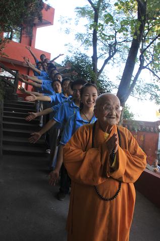 「金山寺」江西抚州大金山寺夏令营营员朝拜万佛塔之旅