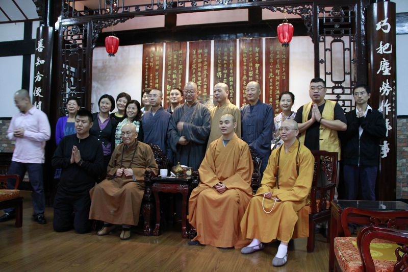 梦参老和尚于2010年9月25日参访成都文殊院(组图) 梦参老和尚于2010年9月25日参访成都文殊院(组图)