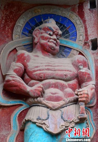 「文物」举世罕见：双头佛像惊现四川深山百米绝壁
