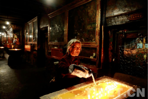 「大昭寺」西藏拉萨大昭寺举行法会为地震灾民祈福诵经