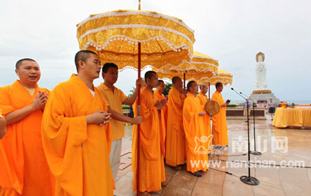 「佛教」三亚南山寺举行中秋祈福法会