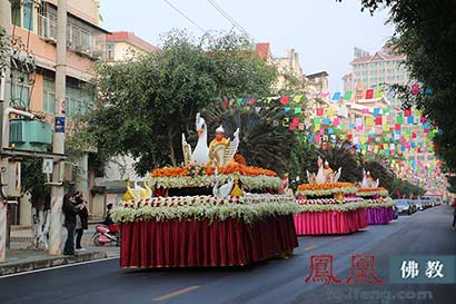 「佛教」1300年史无前例！西双版纳6佛爷同时升座