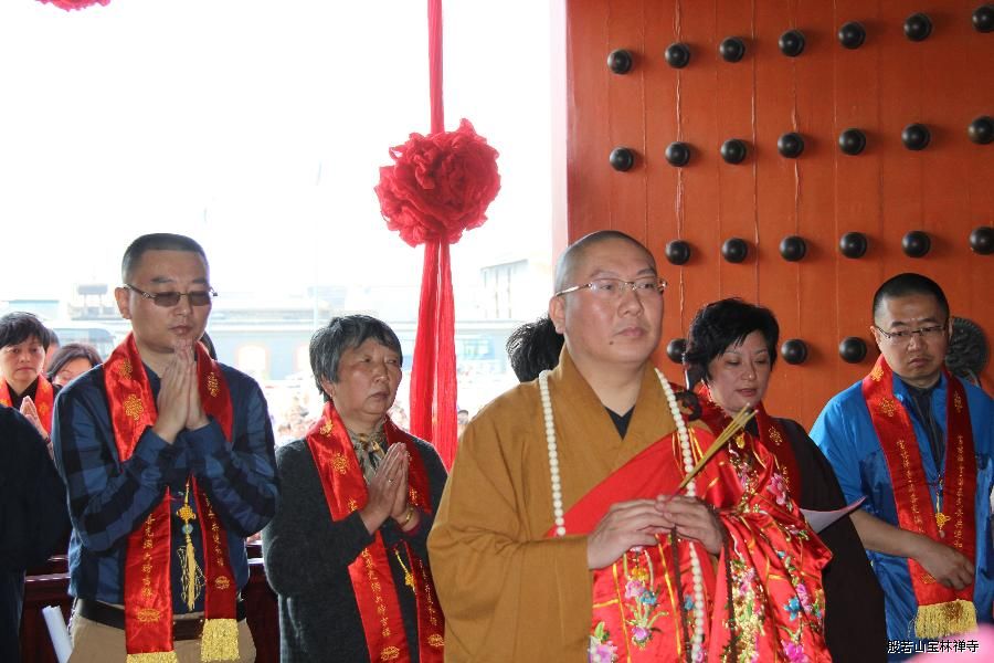 「宝林」江苏常州市武进区宝林禅寺为尼泊尔地震灾区民众祈福