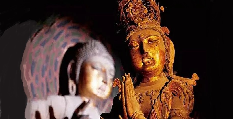 「华严经」今日恭迎华严菩萨圣诞，愿无量佛光遍照娑婆世界！