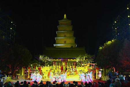 「年夜饭」元旦喜逢腊八 各地寺院施粥祈福迎新年
