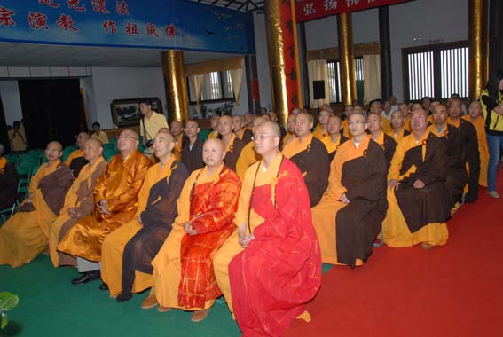 「佛教」陕西法门寺佛学院研究生毕业典礼在法堂隆重举行