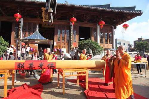 「福建厦门市」福建厦门市同安区拱莲古寺隆重举行天王殿上梁祈福法会 「福建厦门市」福建厦门市同安区拱莲古寺隆重举行天王殿上梁祈福法会