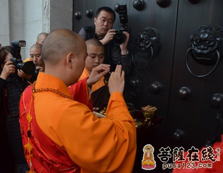 「佛教」法弘法师升座庆典暨绍兴安康寺全堂佛像开光法会取得圆满