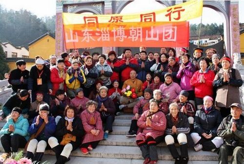 「九华山」山东博山正觉寺释仁炟法师三步一叩朝礼九华山圆满