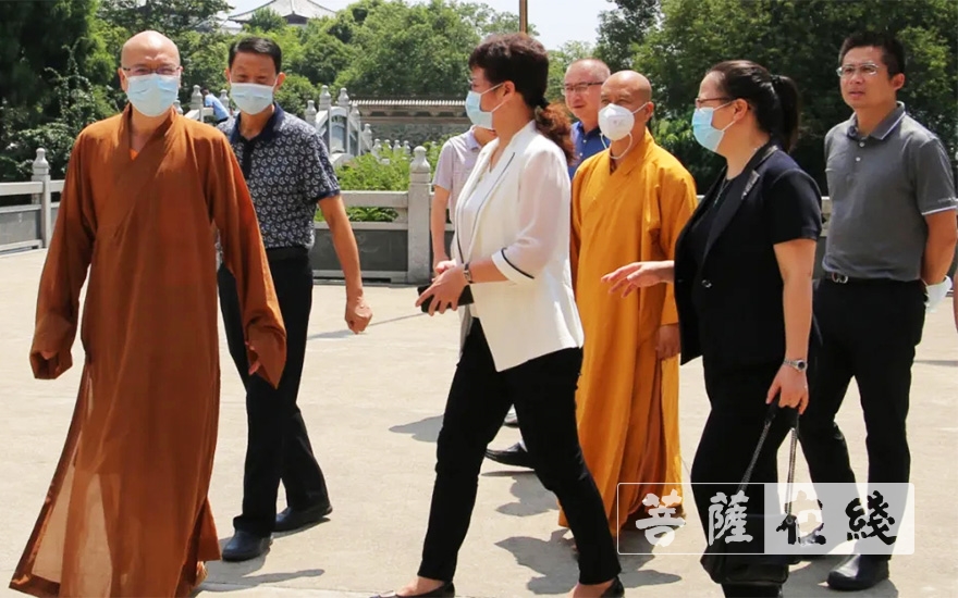 「云门寺」梅州市五华县县委常委张爱芳一行赴韶关云门寺考察