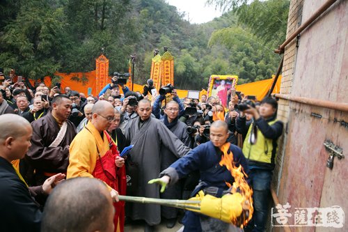 「佛教」一诚长老追思法会于云居山真如寺举行 万人现场送别（二）