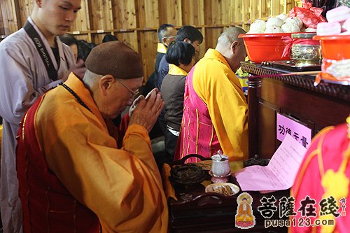 「观音」江苏张家港香山寺隆重举行水晶观音开光法会