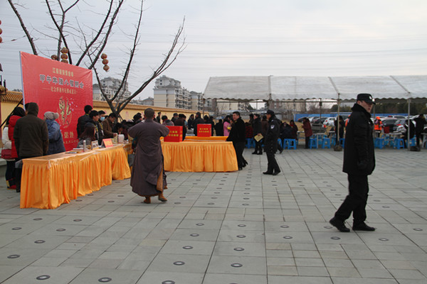 「佛教」江苏淮安景会寺布施腊八粥 「佛教」江苏淮安景会寺布施腊八粥