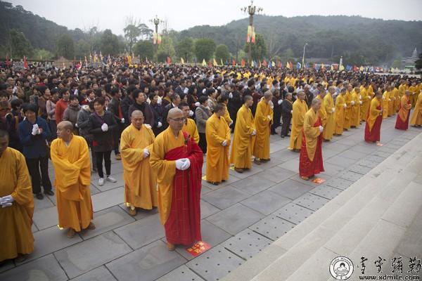 「三月三」“三月三·龙华会”浙江雪窦寺举行朝拜弥勒大佛祈福法会