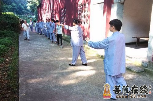 「玉泉寺」湖北当阳玉泉寺举行2013短期出家禅修体验营活动