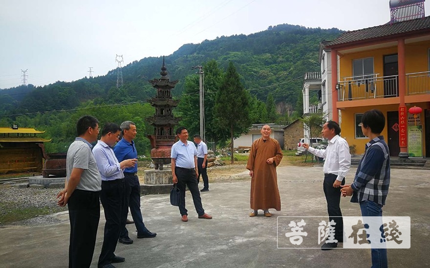 「旌德」宣城市人大常委一行走访旌德县梓福禅寺 「旌德」宣城市人大常委一行走访旌德县梓福禅寺