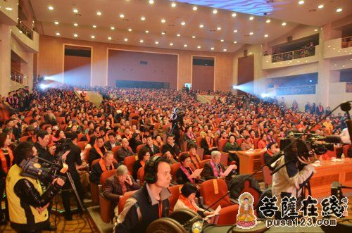「佛教」上海龙华古寺隆重举行2013迎新慈善晚会