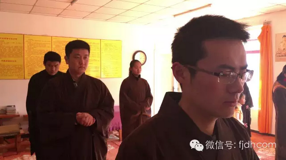 「佛教」释尊成道日法会报道：我们供奉的不仅是一盏盏明灯，更是一颗颗感恩的心!