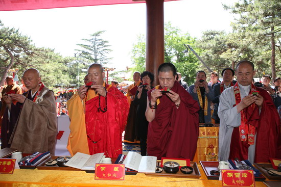 「佛教」北京灵光寺全寺圣像开光庆典暨供佛斋僧法会隆重举行