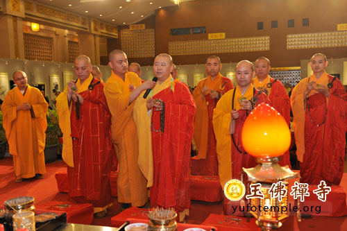 上海玉佛禅寺举行寺院新歌发布会及月饼品尝会