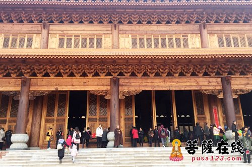 「宝泉」崇化大和尚为宝泉寺千手观音造像进行神圣的装藏仪式