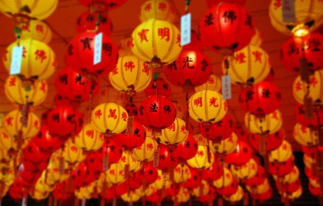 「佛教」元宵节张灯始自佛门 传灯是为祈求智慧光明