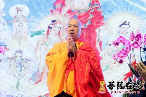 「佛教」上海七宝教寺举行三时系念法会 千人诵经响遏行云
