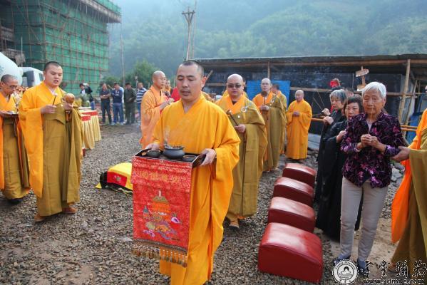 「佛教」浙江雪窦山资圣禅寺举行观澜阁圆顶洒净法会