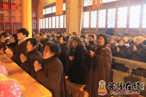 「腊八节」各地寺院腊八施粥忙　喜迎吉祥新年
