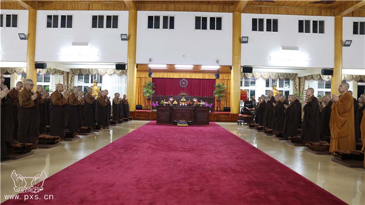 「佛教」福建太姥山平兴寺大众冬季念佛共修