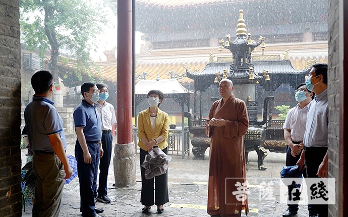 「佛教」江苏省委统战部副部长马连美视察徐州兴化寺 「佛教」江苏省委统战部副部长马连美视察徐州兴化寺