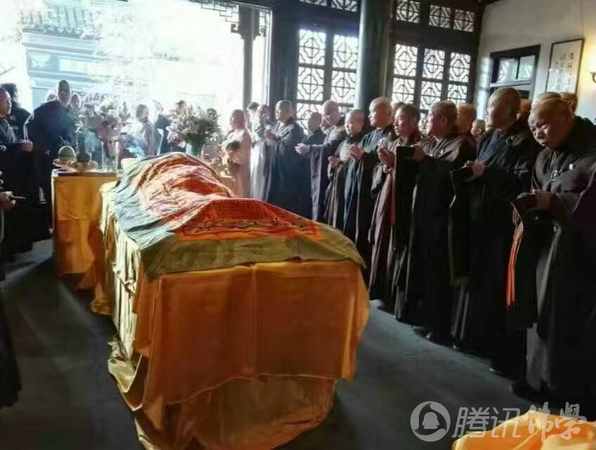 「佛教」苏州灵岩山寺 十方信众恭送明学长老