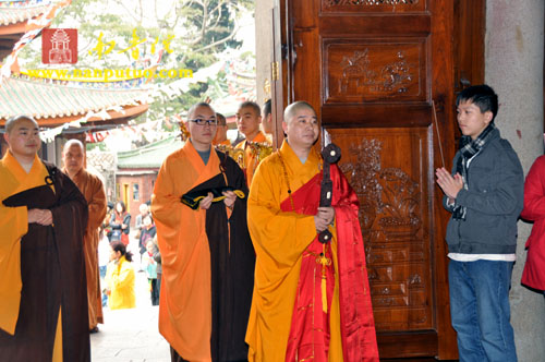 「南普陀寺」厦门南普陀寺隆重举行2011年度首次皈依法会 「南普陀寺」厦门南普陀寺隆重举行2011年度首次皈依法会