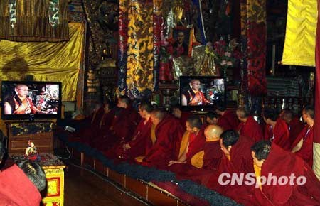 「金瓶掣签」第五世德珠活佛转世灵童金瓶掣签仪式圆满完成