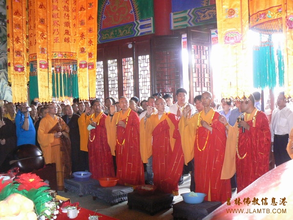 「佛教」吉林市万德禅寺卧佛殿肉身殿开光法会圆满成功